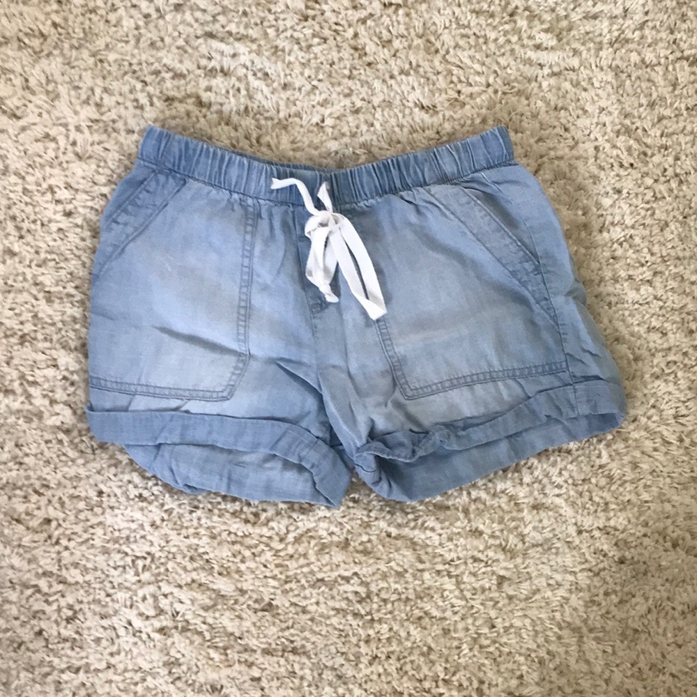 Lightweight jean shorts